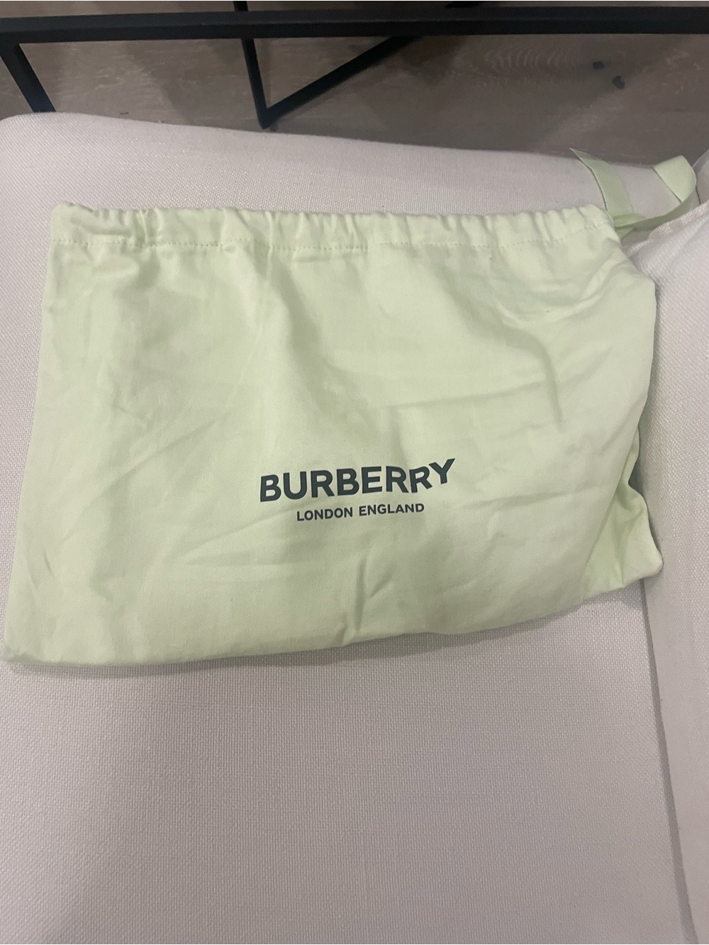 Burberry
Note Crossbody Bag Leather with Vintage Check Canvas Medium - Picture 11 of 12